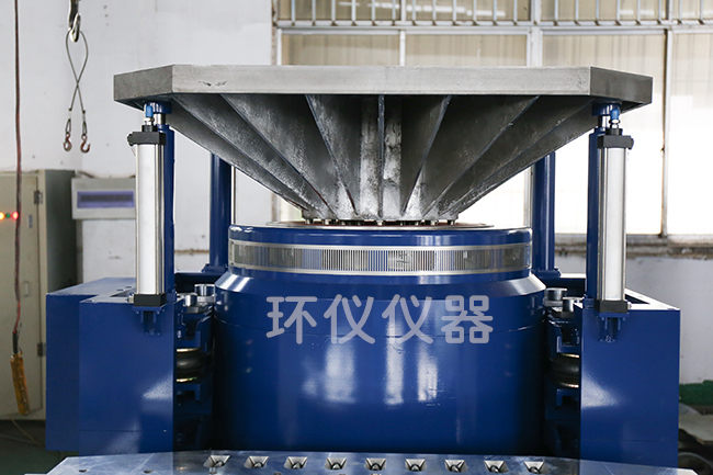 通信用磷酸鐵鋰電池組振動試驗(圖1) 機械電動振動臺