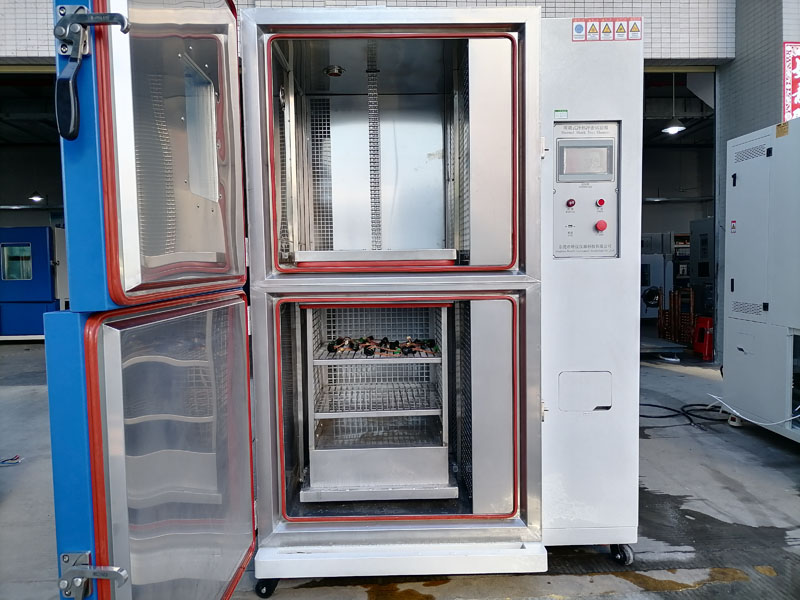 收費用欄桿溫度交變試驗箱(圖1) 收費用欄桿溫度交變試驗箱(圖1)